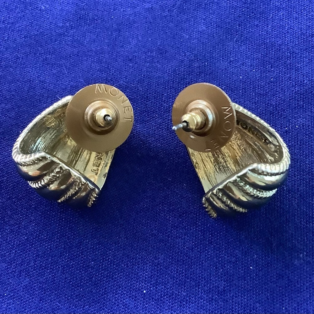 Monet Gold-tone Ribbed Earrings - Picture 2 of 3